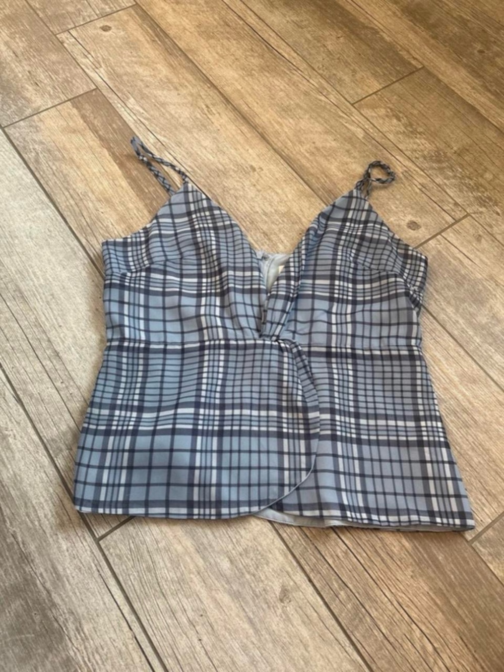 superdown Blue Plaid V-Neck Spaghetti Strap Camisole